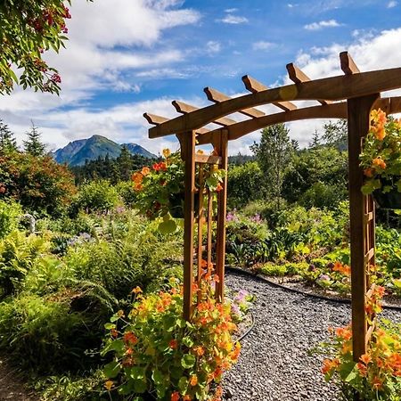 Stillpoint Lodge - All-Inclusive Halibut Cove Екстер'єр фото