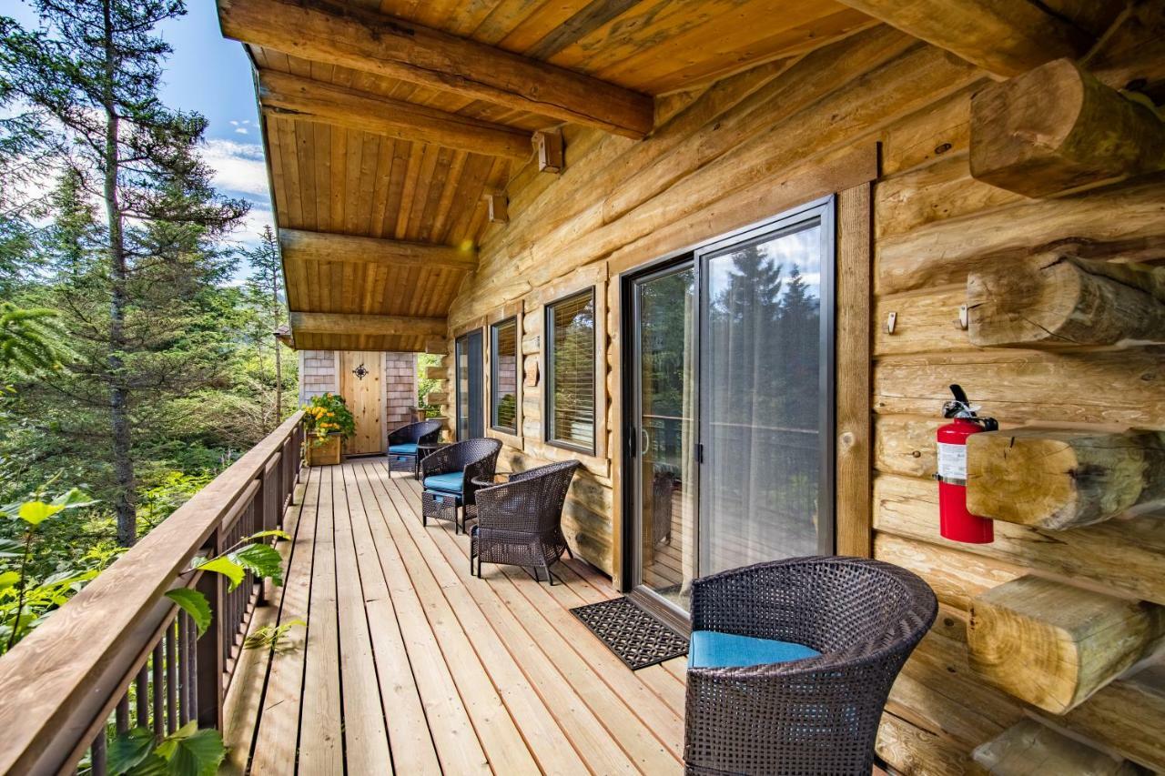 Stillpoint Lodge - All-Inclusive Halibut Cove Екстер'єр фото