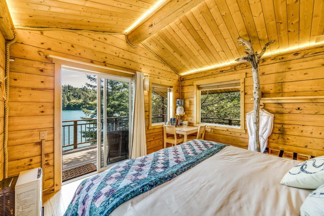 Stillpoint Lodge - All-Inclusive Halibut Cove Екстер'єр фото