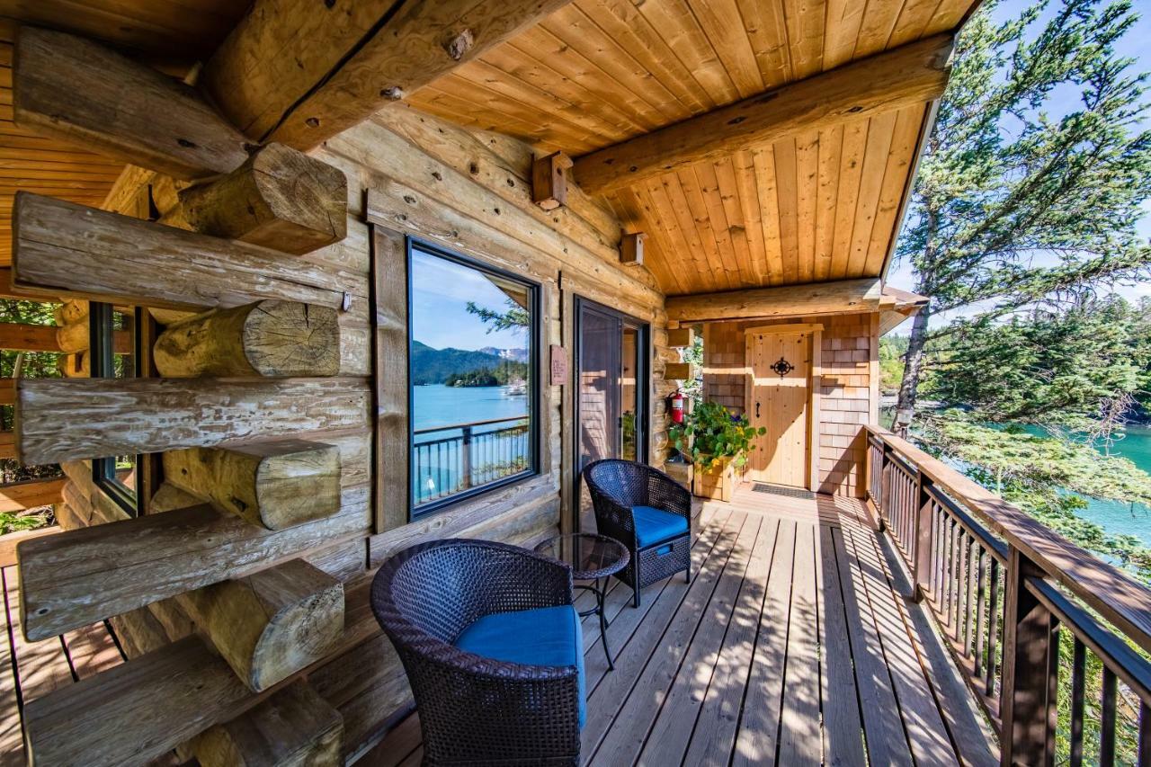 Stillpoint Lodge - All-Inclusive Halibut Cove Екстер'єр фото