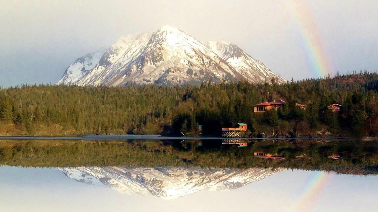 Stillpoint Lodge - All-Inclusive Halibut Cove Екстер'єр фото
