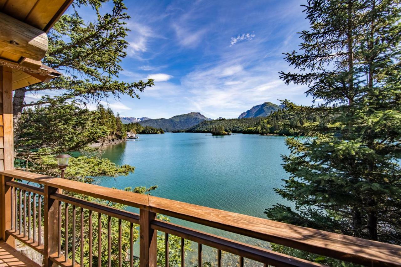 Stillpoint Lodge - All-Inclusive Halibut Cove Екстер'єр фото