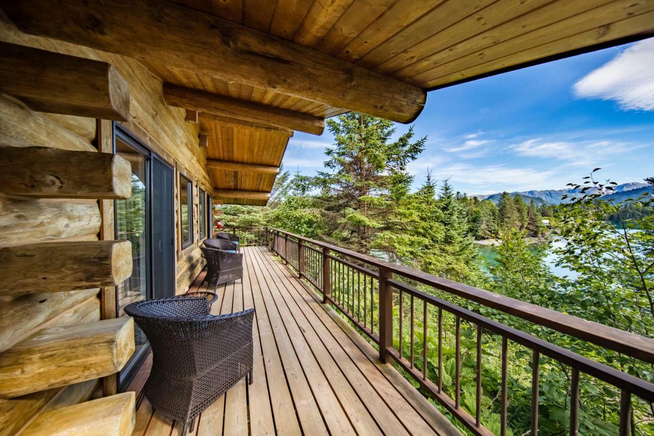 Stillpoint Lodge - All-Inclusive Halibut Cove Екстер'єр фото