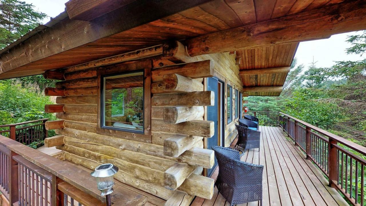 Stillpoint Lodge - All-Inclusive Halibut Cove Екстер'єр фото