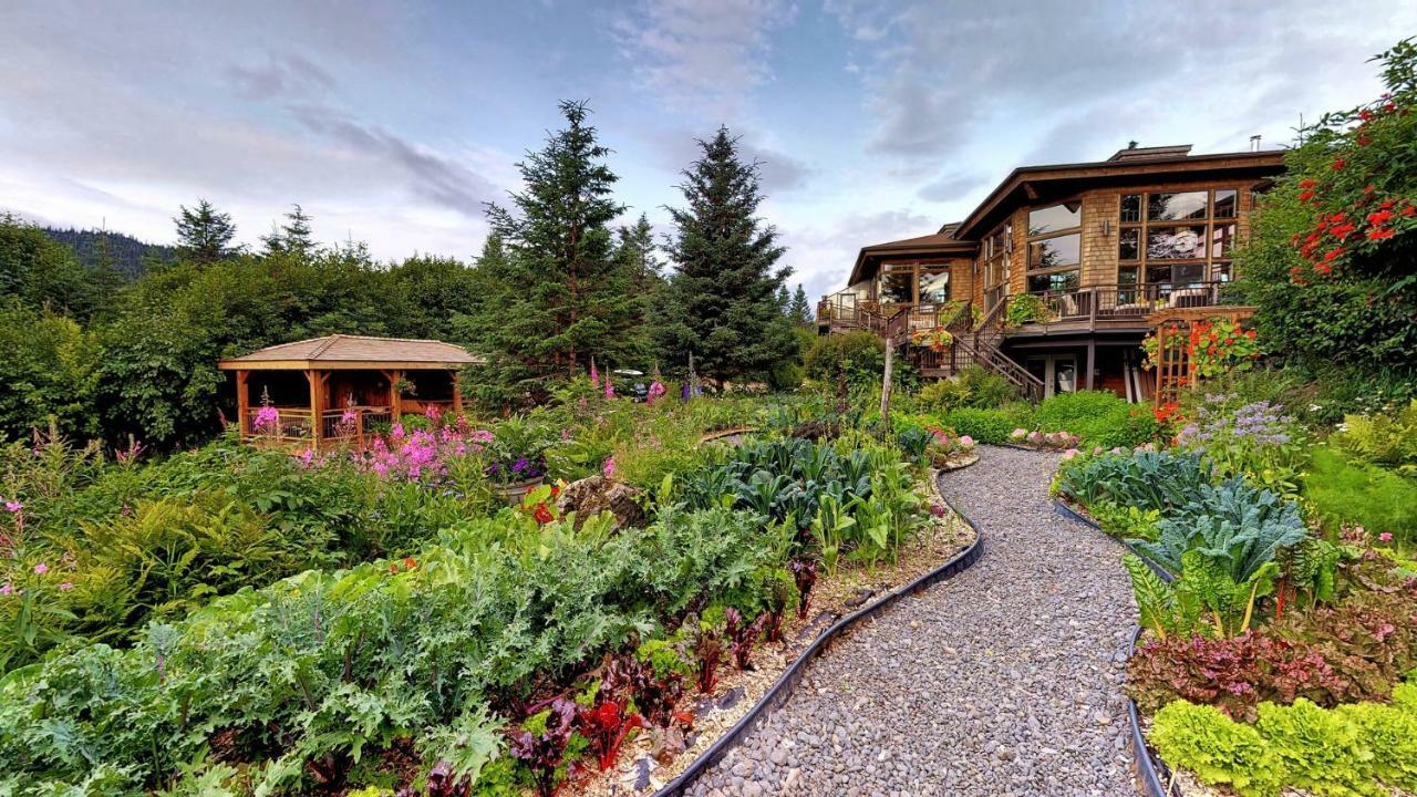 Stillpoint Lodge - All-Inclusive Halibut Cove Екстер'єр фото