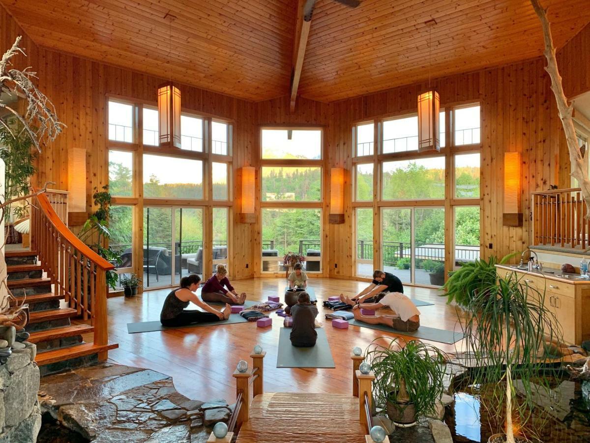 Stillpoint Lodge - All-Inclusive Halibut Cove Екстер'єр фото